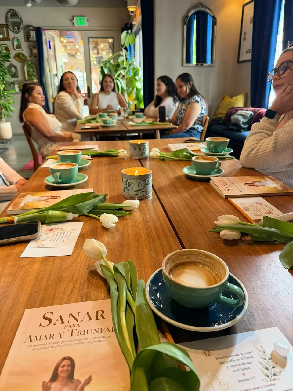 Encuentro de mujeres alrededor del libro Sanar para Amar y Triunfar